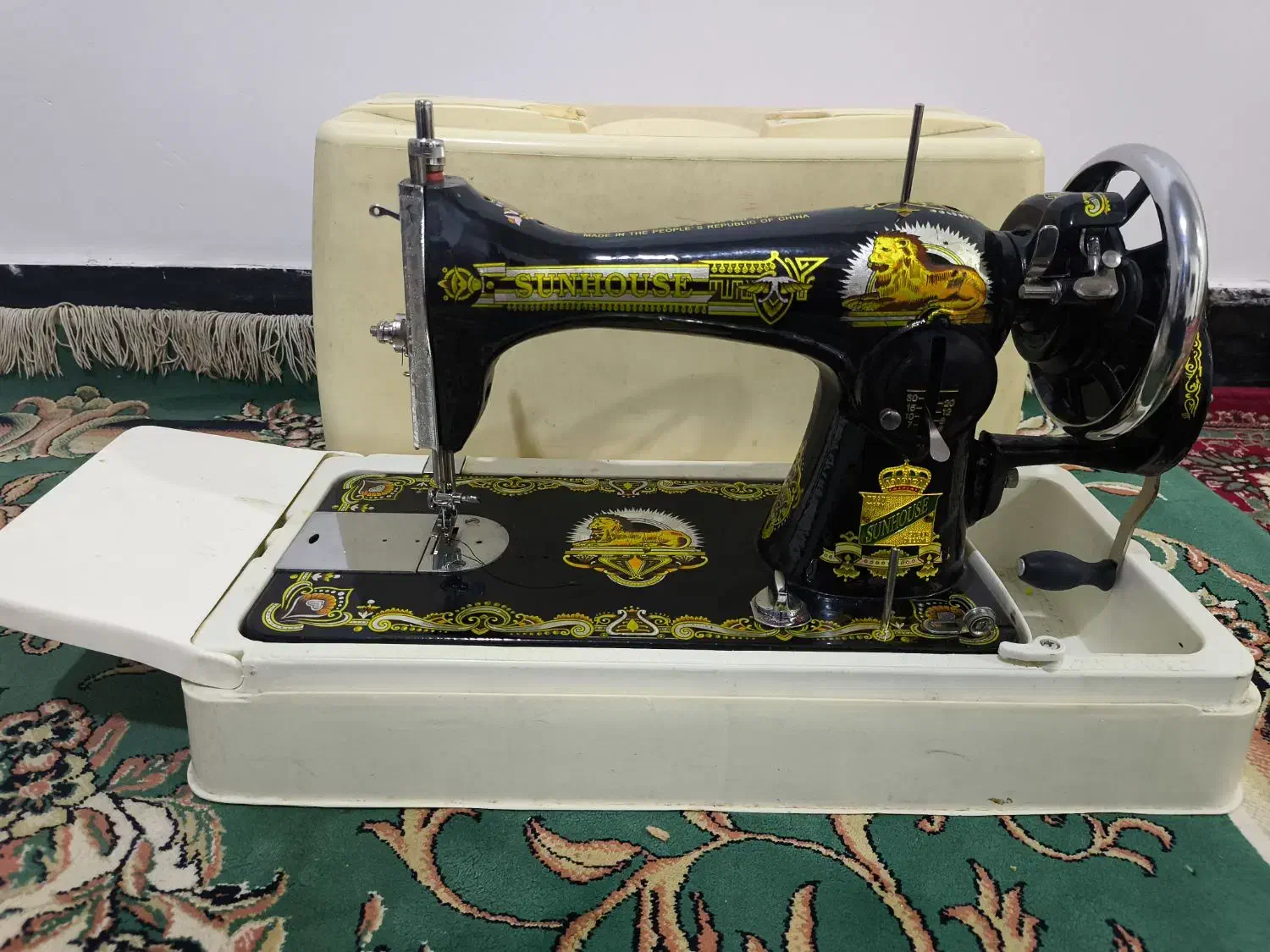 چرخ خیاطی دستی معمولی|چرخ خیاطی و ریسندگی|ساری, |دیوار