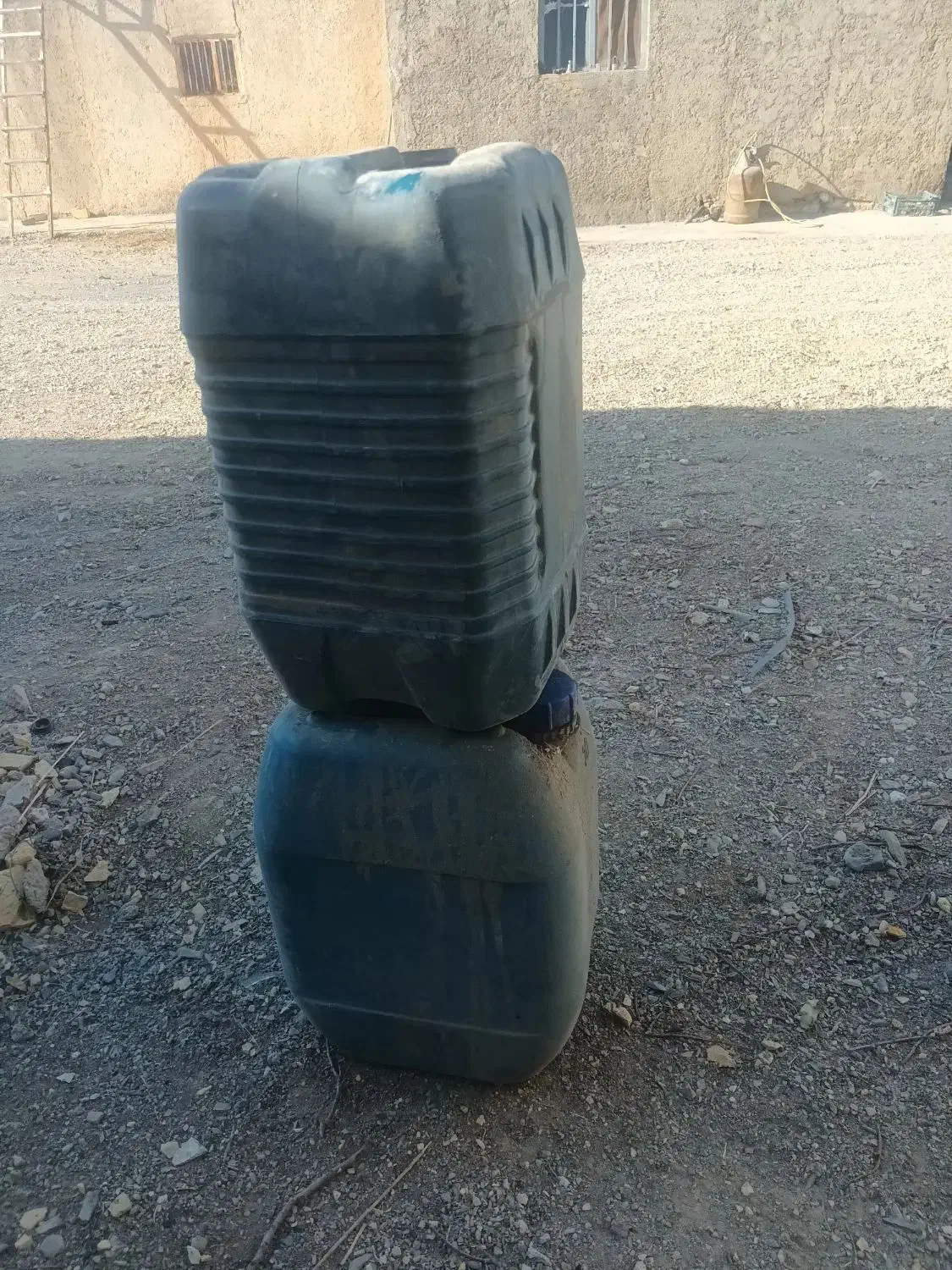 بیست لیتری|ظروف نگهدارنده، پلاستیکی، یک‌بارمصرف|اراک, |دیوار