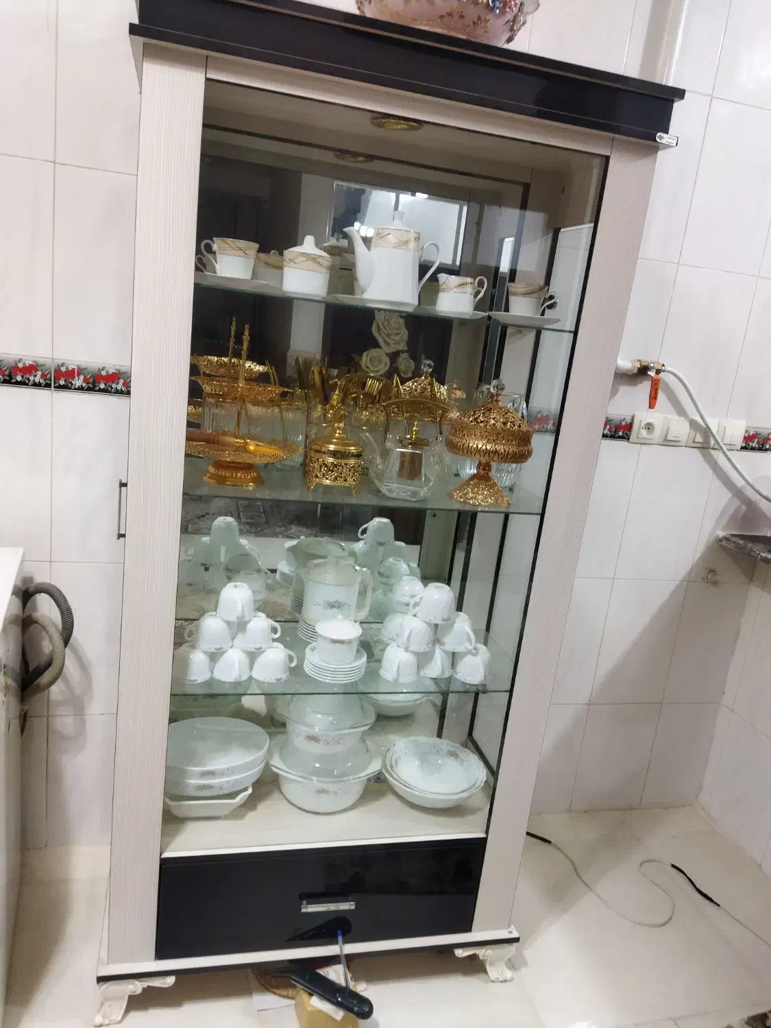 بوفه مناسب جهیزیه مبلغ یک میلیون تومان|بوفه، ویترین، کنسول|زابل, |دیوار