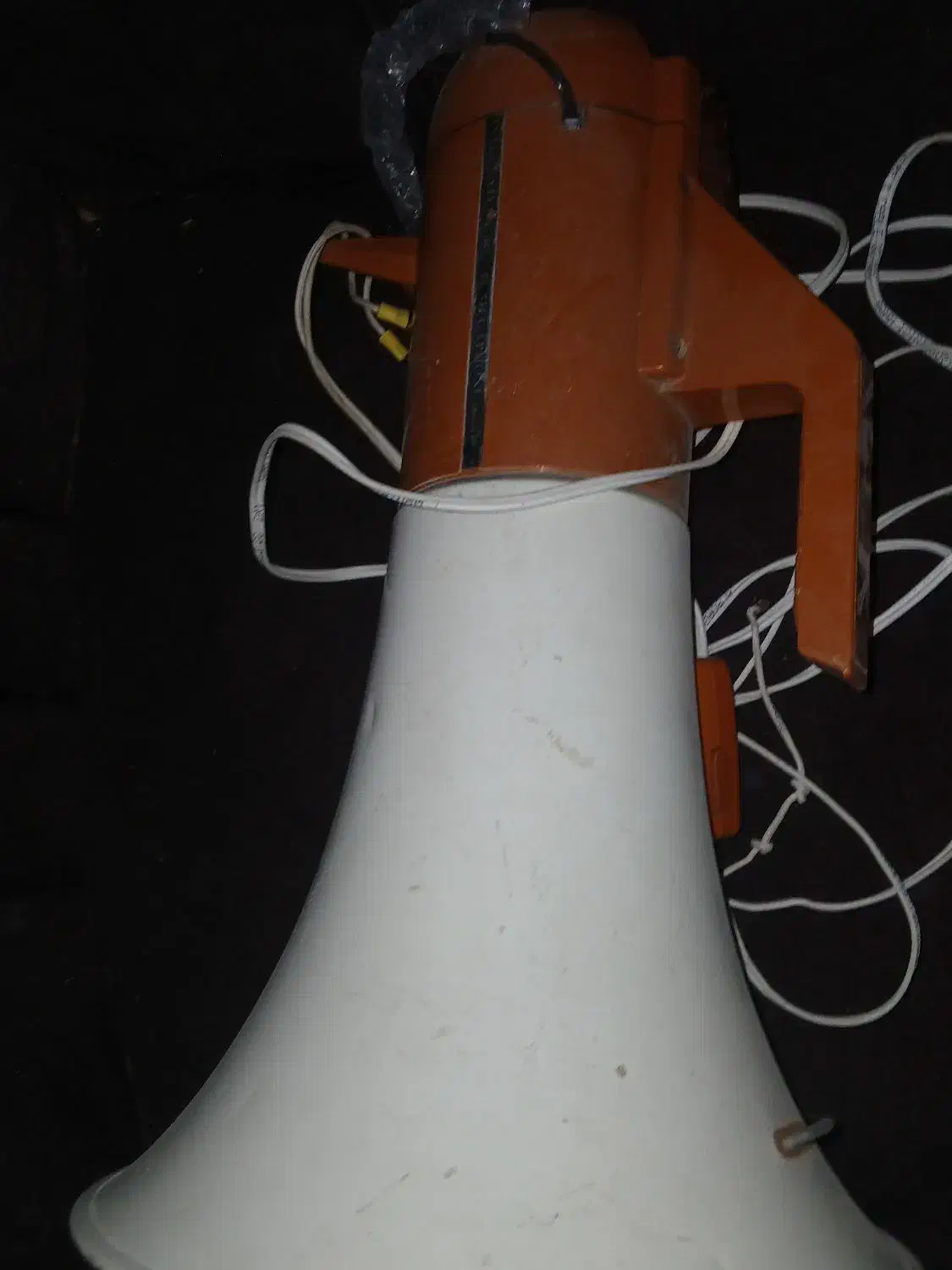 یک عدد بلندگو بزرگ بشرط سالم باتری خور|سیستم صوتی خانگی|حمیدیه, |دیوار