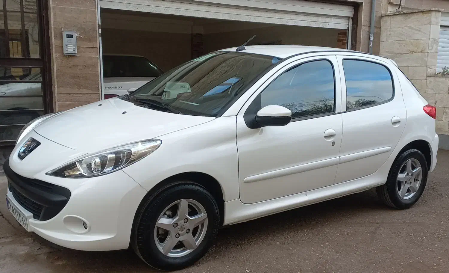 ۲۰۷درحدصفرخشک|خودرو سواری و وانت|اردبیل, |دیوار