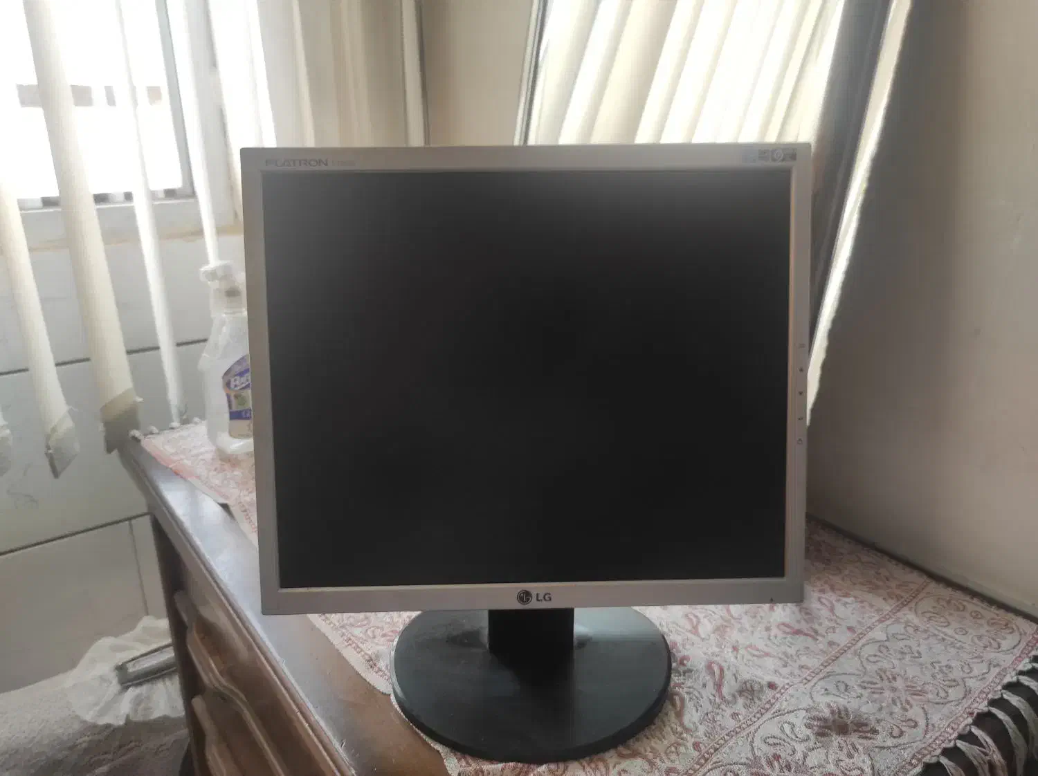 مانیتور  LG تمیز|قطعات و لوازم جانبی رایانه|اراک, |دیوار