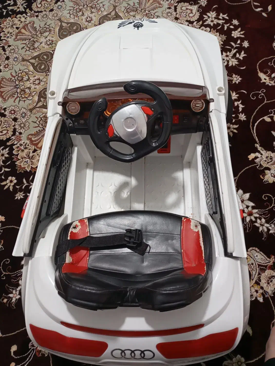 ماشین شارژی درحدنوکم کار|اسباب و اثاث بچه|سبزوار, توحیدشهر|دیوار