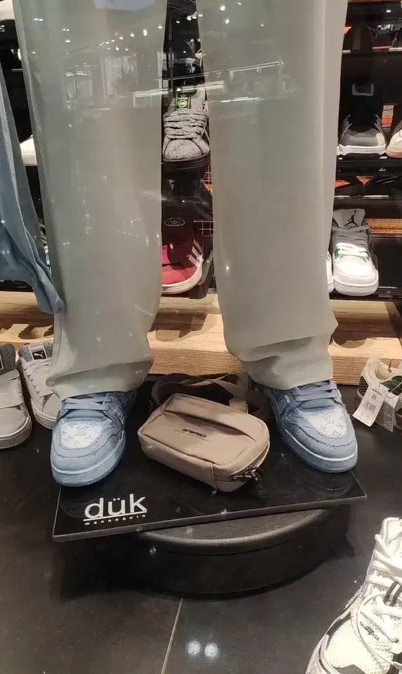 پایه گردان برقی مانکن|فروشگاه و مغازه|تهران, فلسطین (میدان انقلاب)|دیوار