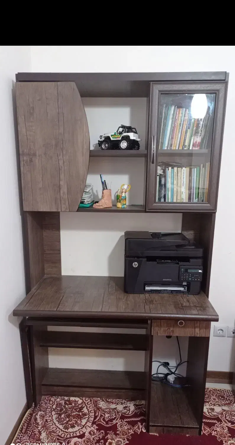 کمد کتابخانه ای بوفه ای همراه با میز کامپیوتر.|میز تحریر و کامپیوتر|شیراز, جانبازان|دیوار