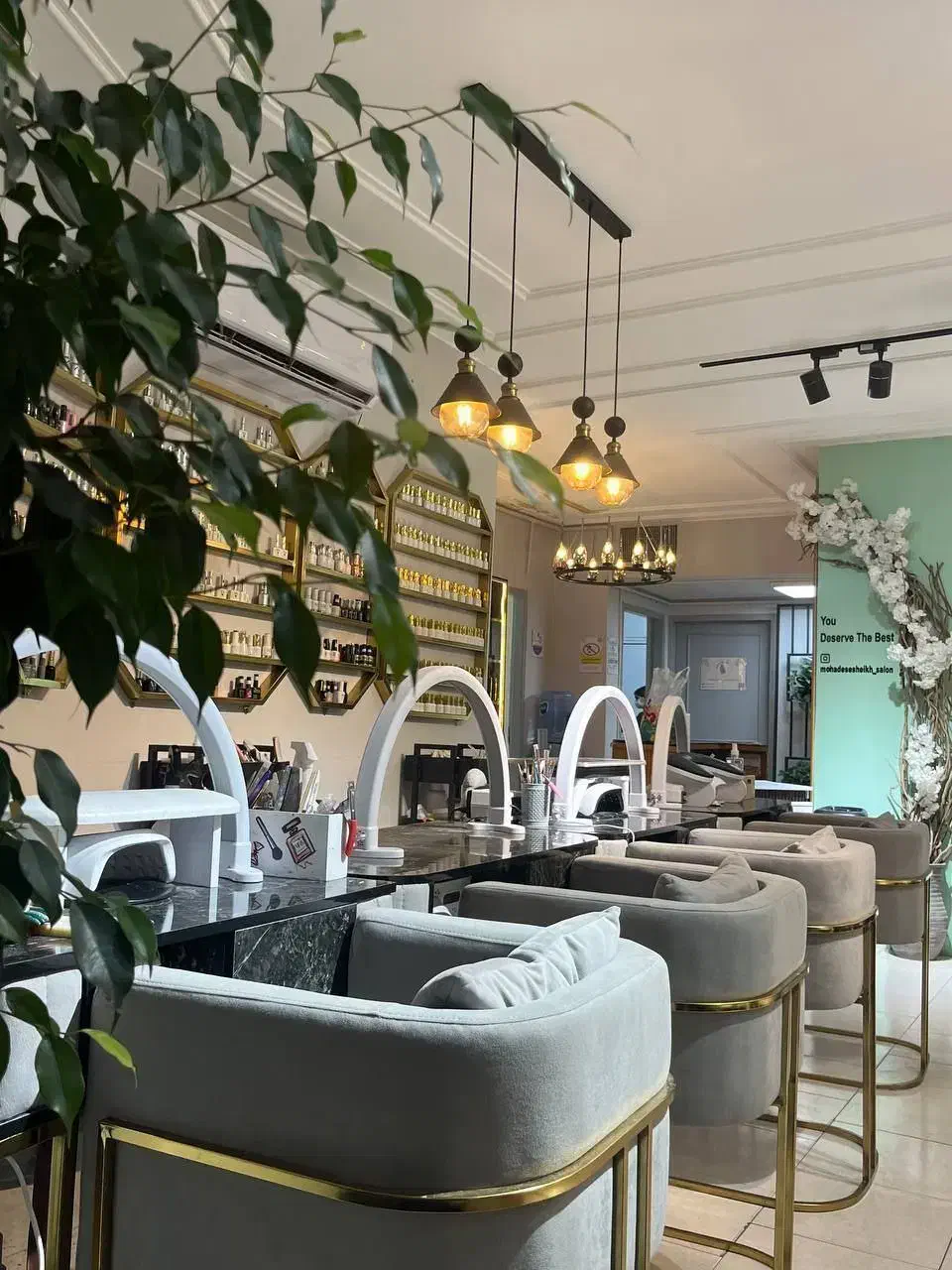 اجاره لاین ناخن اکستنشن مو اصلاح صورت ارایش دائم|خدمات آرایشگری و زیبایی|مشهد, سجاد شهر|دیوار