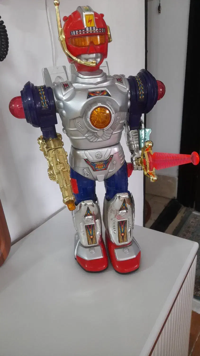 اسباب بازی ادم اهنی|اسباببازی|رشت, نیروی دریایی|دیوار