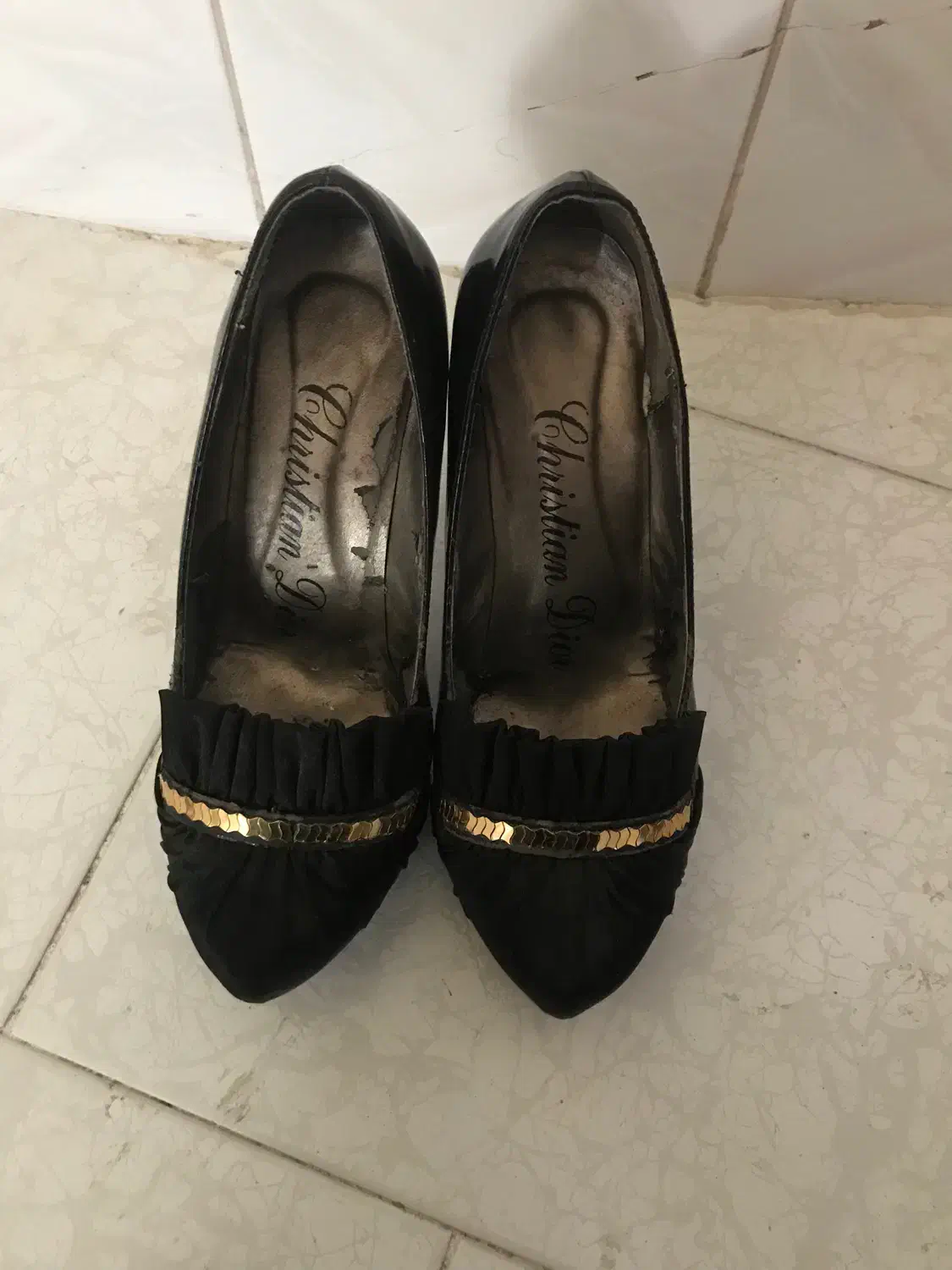 کفش|کیف، کفش، کمربند|بروجرد, |دیوار