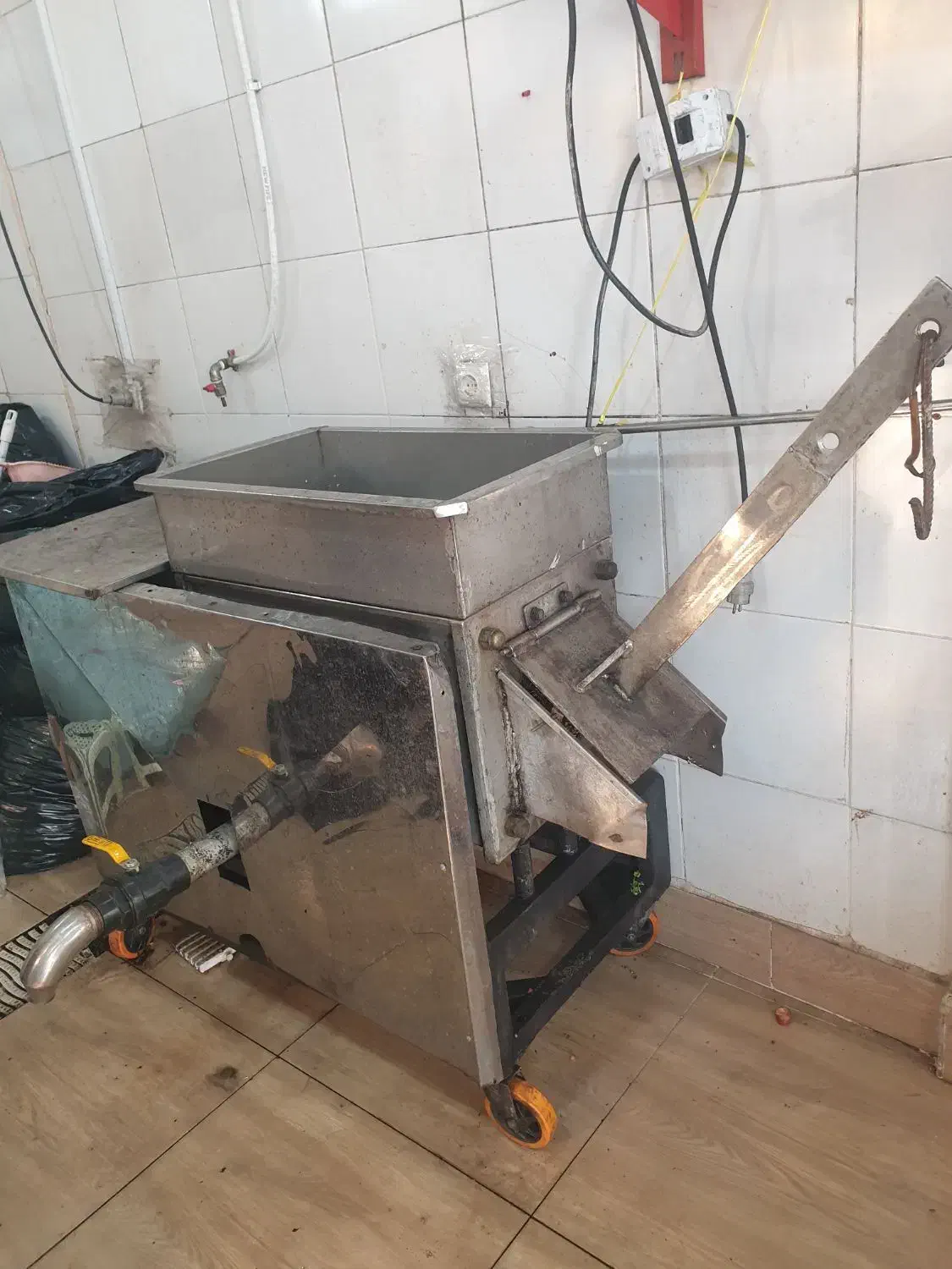 دستگاه آبگیر انار ، غوره و انگور (پولی پرس)|ماشینآلات صنعتی|اصفهان, مفتح|دیوار