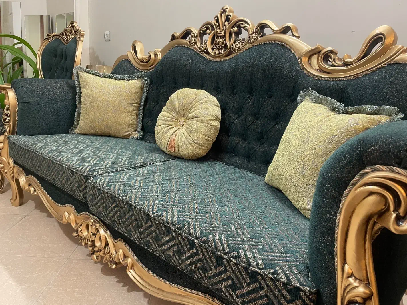 مبل سلطنتی نو|مبلمان خانگی و میز عسلی|اصفهان, برازنده|دیوار