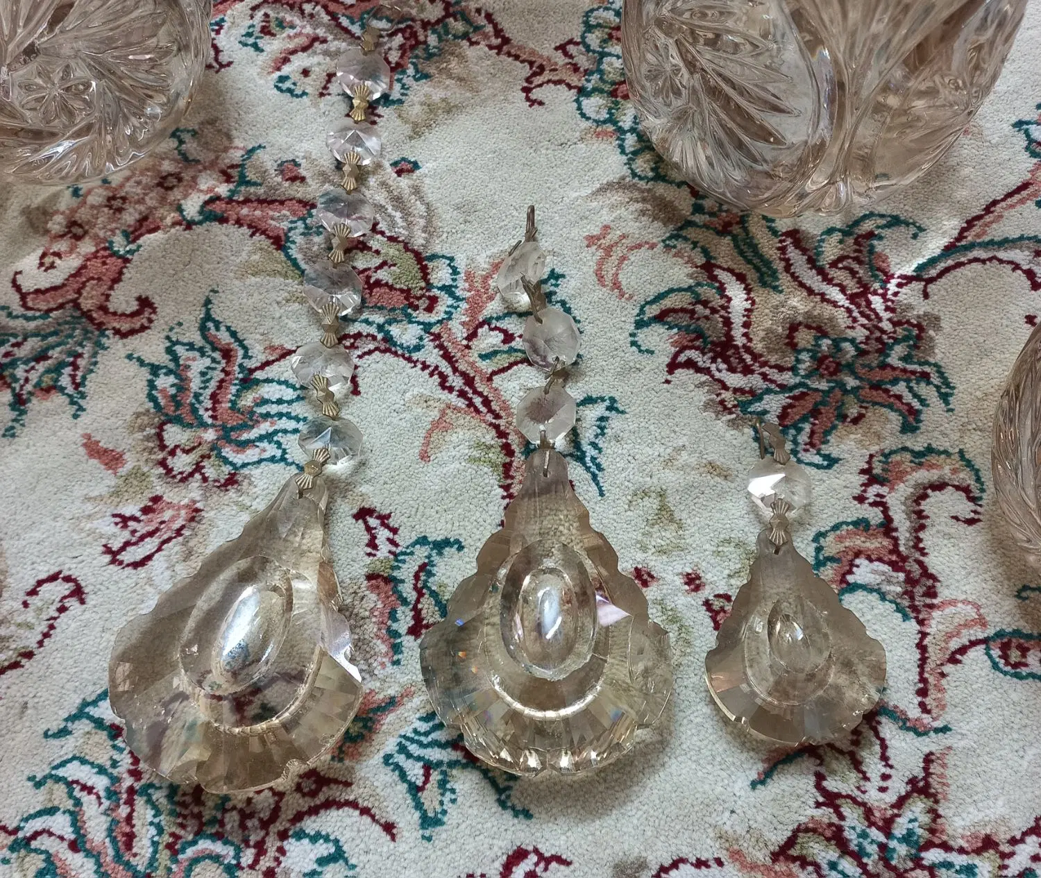 تعدادی حباب و آویز لوستر|لوستر و چراغ آویز|تهران, خلیج فارس|دیوار