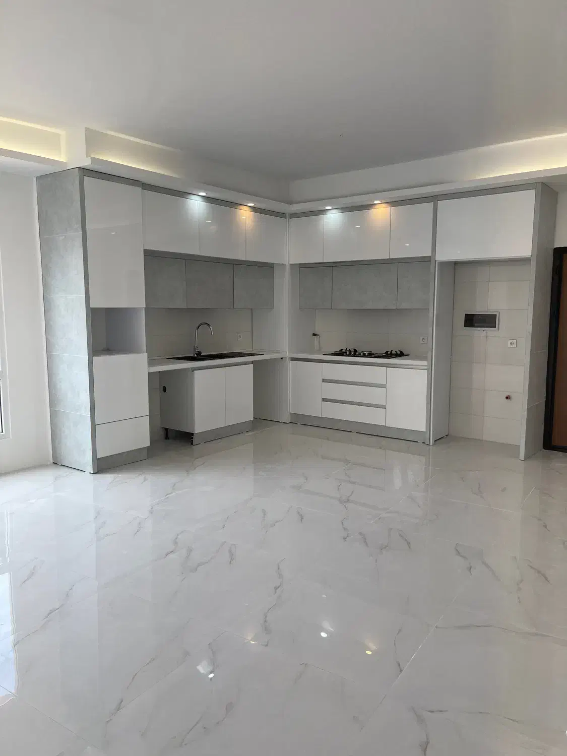 ۱۲۵متر/۳خواب/تک واحدی/پارکینگ ۲ ماشین/تربیت معلم|فروش آپارتمان|لاهیجان, مهرگان|دیوار