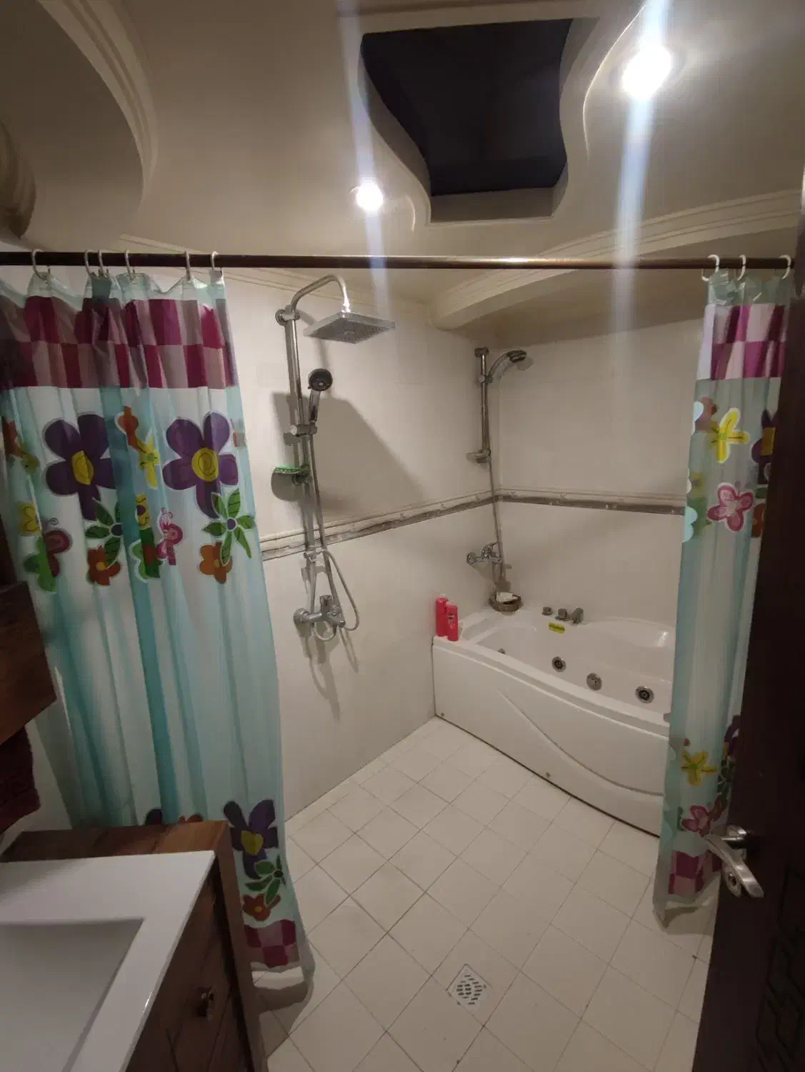 ۲۰۰ متر/جعفربای/تک واحدی/فلکه اول تهرانپارس