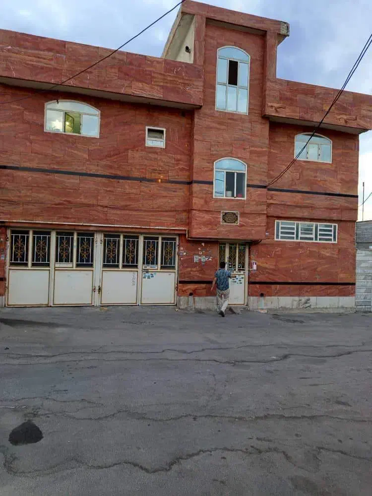 منزل دو طبقه درب از ساختمان فخرآباد|فروش خانه و ویلا|شیراز, فخرآباد (دروازه کازرون)|دیوار