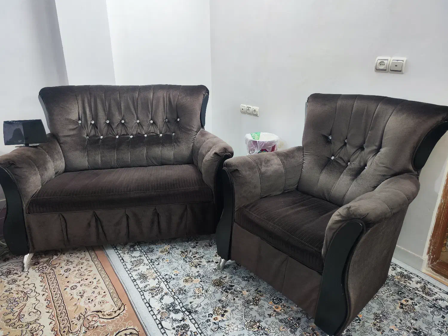 مبل چهار نفره، یه دو نفره و دو عدد یک نفره|مبلمان خانگی و میز عسلی|مرزیکلا, |دیوار