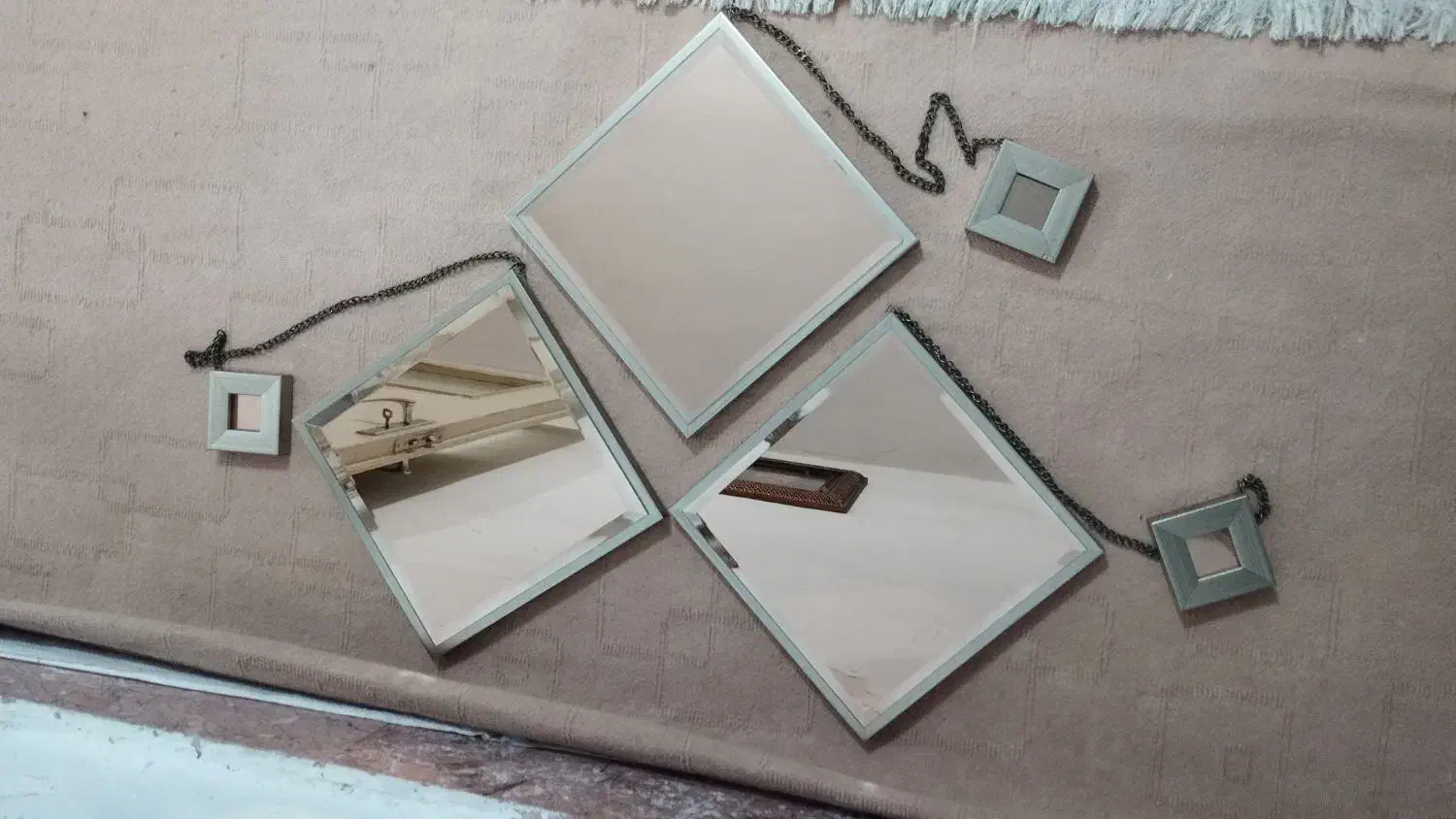 آینه سه تیکه|آینه|مشهد, خواجه ربیع|دیوار