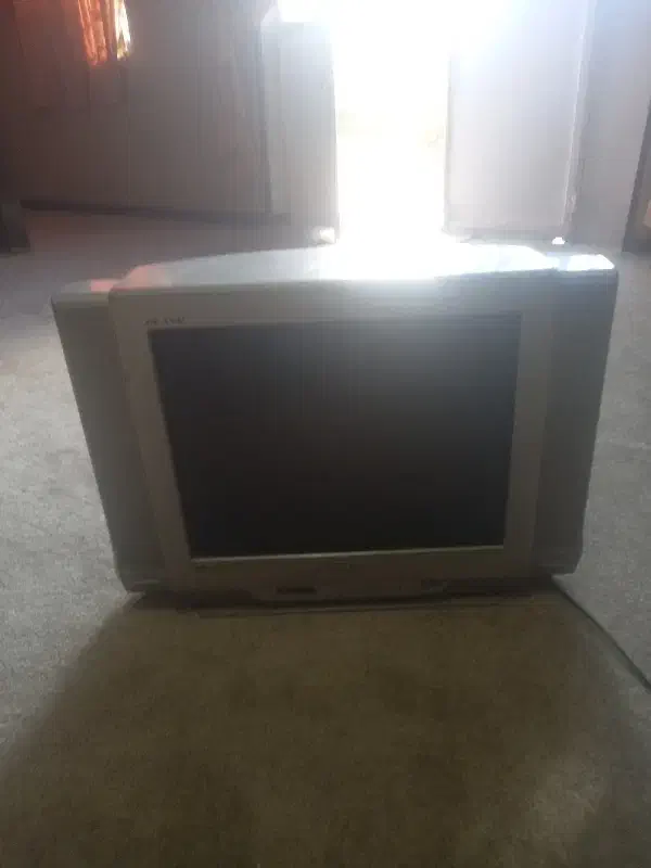 1فعتلویزیون ۲۱ اینچ سامسونگ بدون هیچ گونه خرابی|تلویزیون و پروژکتور|خاش, |دیوار