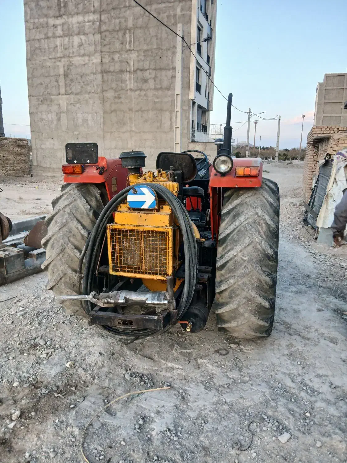 تراکتور کمپرسور دار عروسک|خودرو سنگین|رباط‌کریم, رباط‌کریم|دیوار