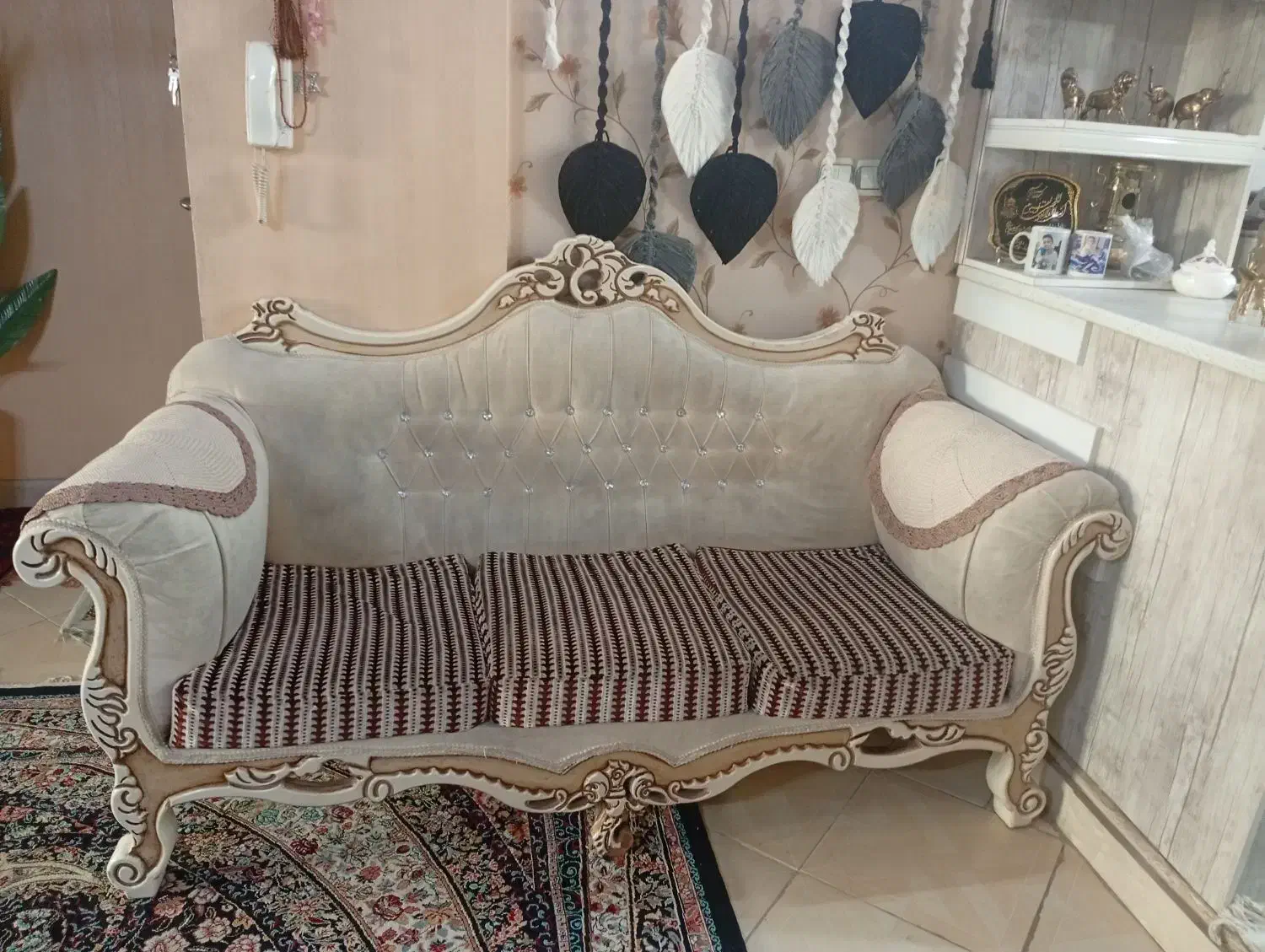 مبل طرح سلطنتی|مبلمان خانگی و میز عسلی|قرچک, میرزائی شمالی|دیوار