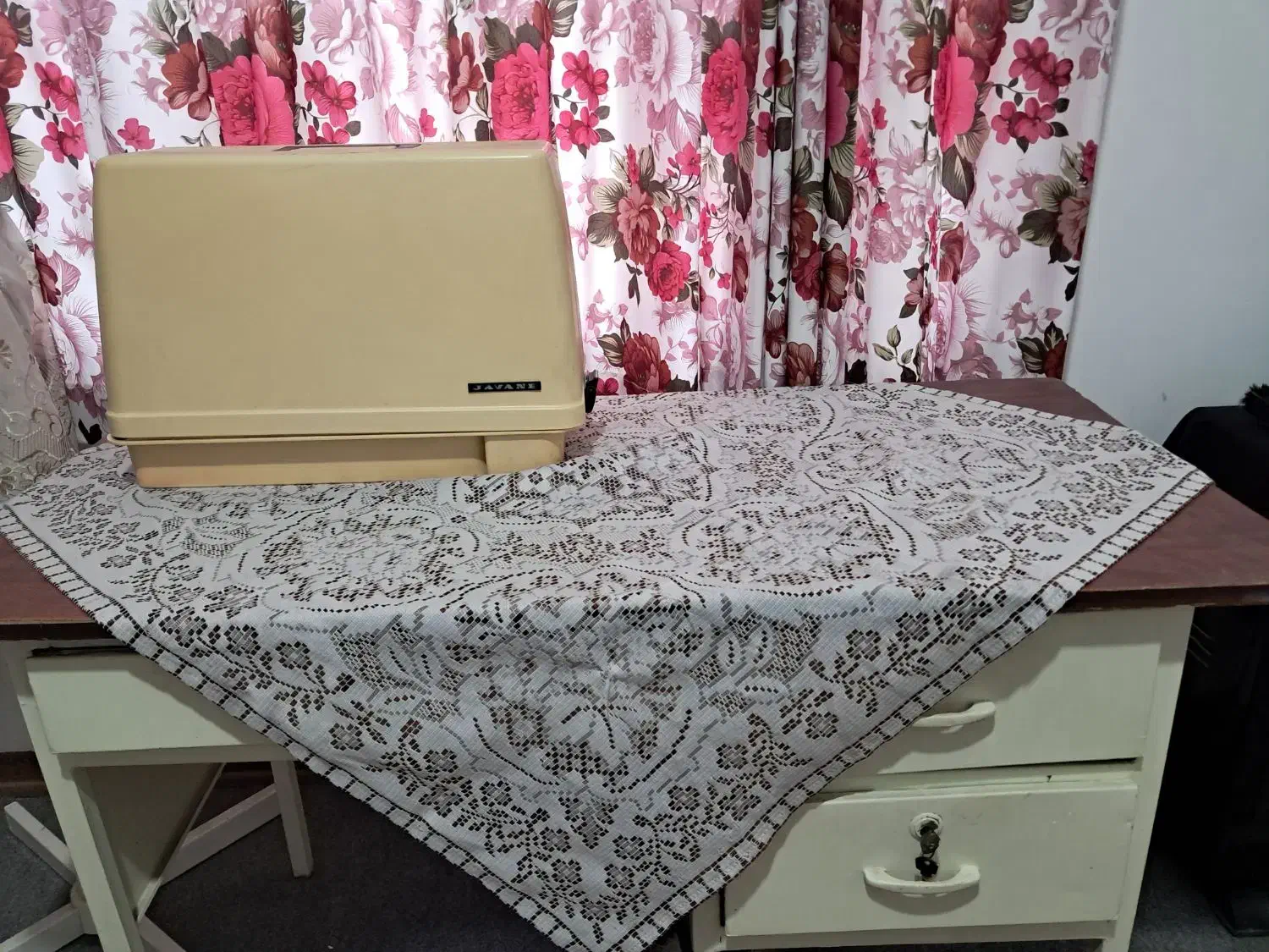 چرخ خیاطی با میز فلزی سنگین|چرخ خیاطی و ریسندگی|آمل, |دیوار