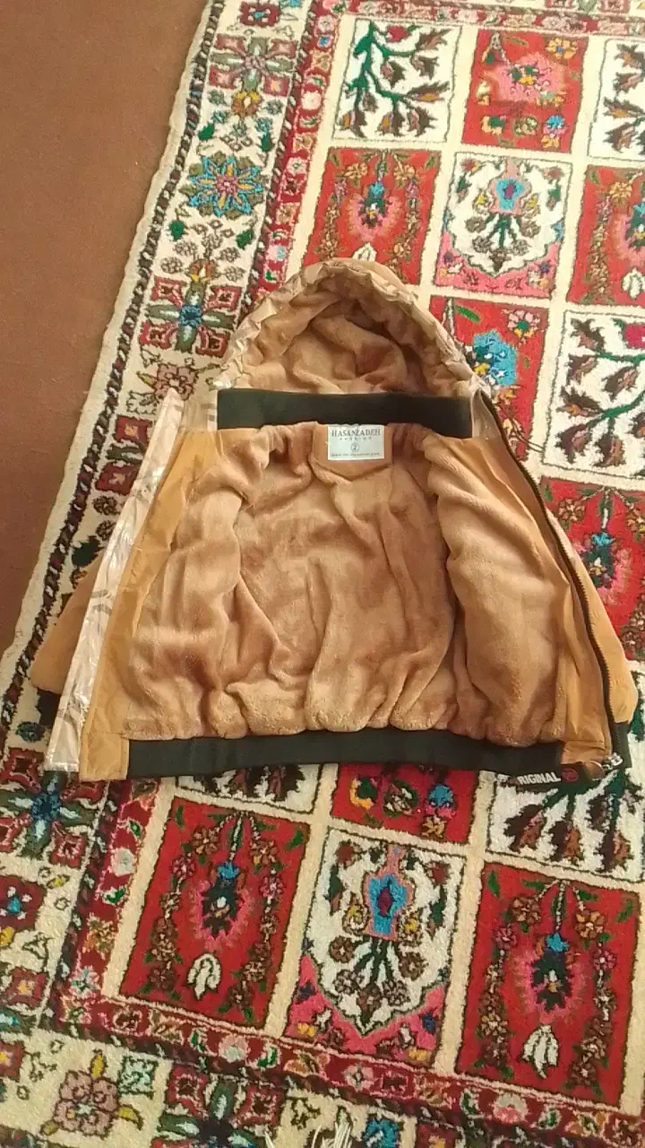 کاپشن|لباس|تربت جام, میان جام|دیوار