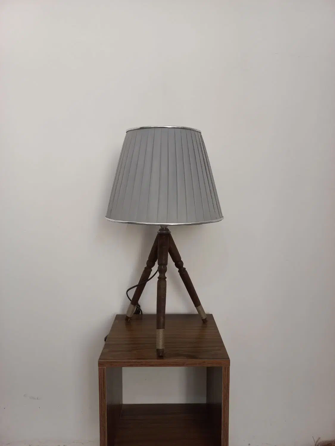 آباژور سه پایه|چراغ خواب و آباژور|چناران, |دیوار