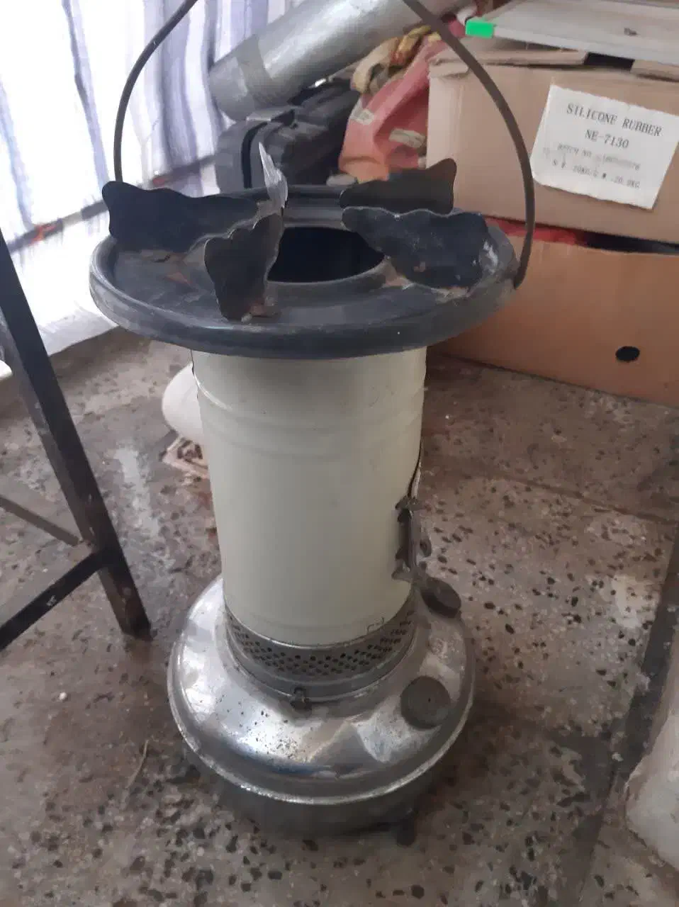 چراغ نفتی در حد نو|بخاری، هیتر، شومینه|قرچک, میرزائی جنوبی|دیوار