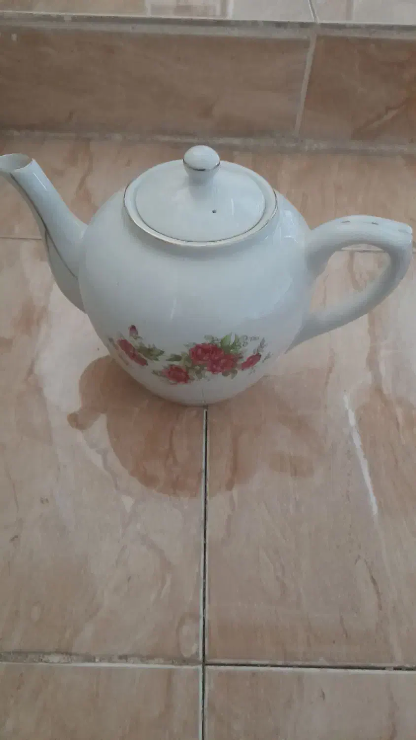 قوری گل سرخی|قوری، کتری، قهوهساز دستی|ساوه, |دیوار