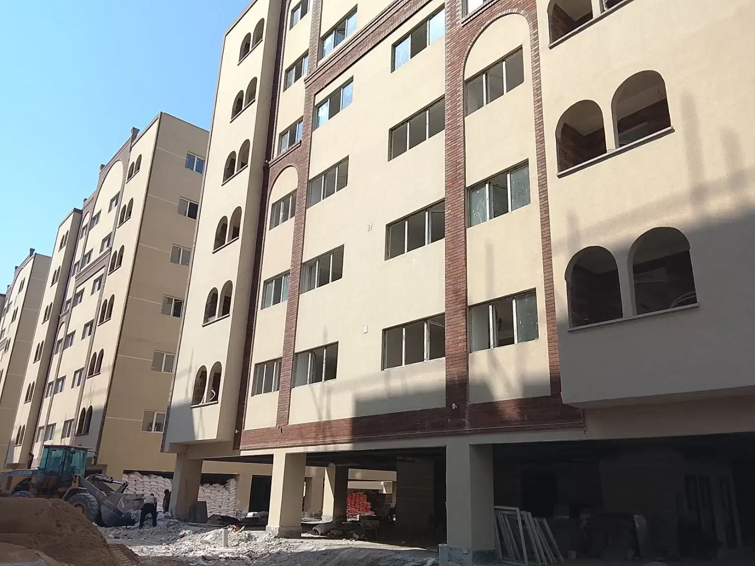 کارگر ساده آقا|استخدام معماری، عمران و ساختمانی|بندرعباس, |دیوار