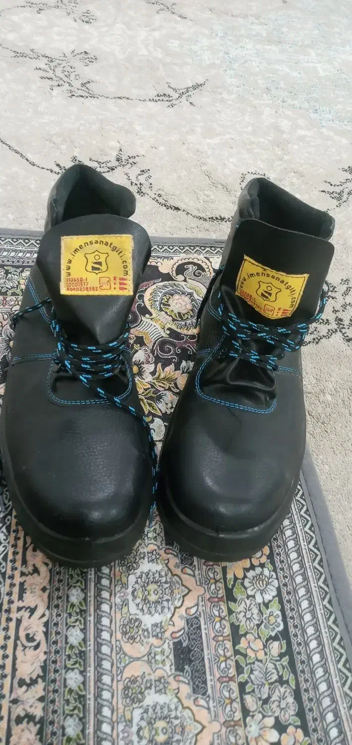 کفش ایمنی سبک نو فقط پانصد هزار سایز۴۳|کیف، کفش، کمربند|ایوان, |دیوار