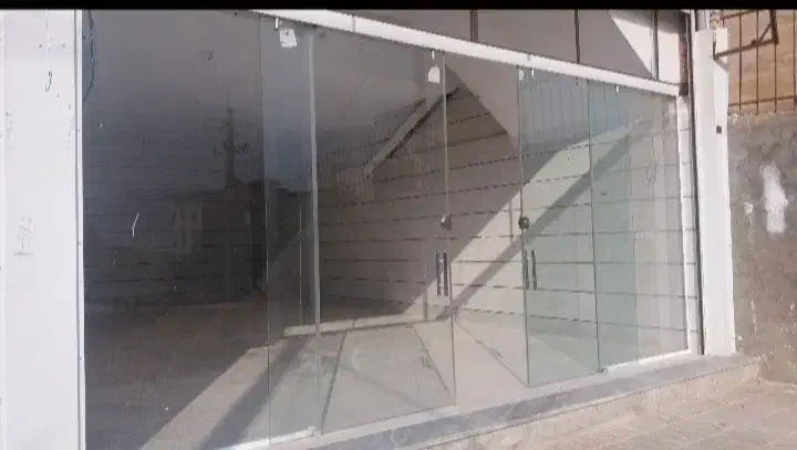 تجاری ۶۰ متری با قابلیت تبدیل به دو دهانه ۳۰ متری|فروش مغازه و غرفه|بروجرد, |دیوار