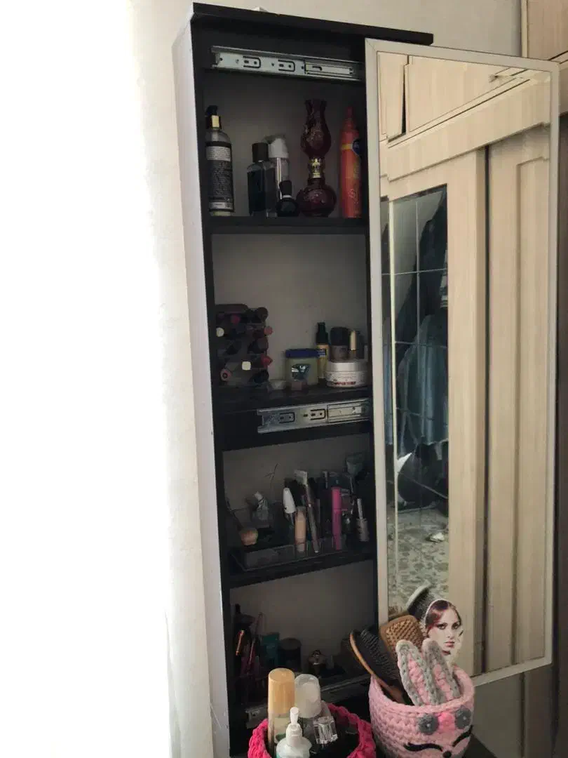 یک عدد میز آرایش ایستاده|تخت و سرویس خواب|تهران, ابوذر|دیوار