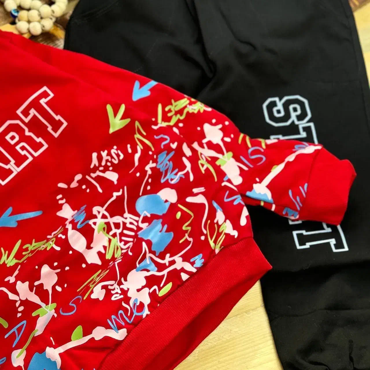 لباس شلوار بچهگانه رنگ قرمز  رنگ قرمز  سایز ۵|کفش و لباس بچه|کرج, گلشهر|دیوار