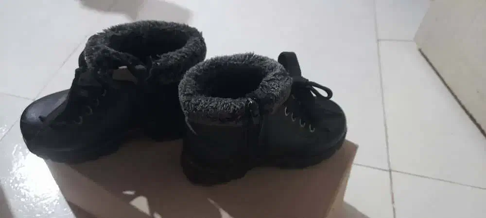 کفش بچه گانه|کفش و لباس بچه|شیراز, حومه شیراز|دیوار