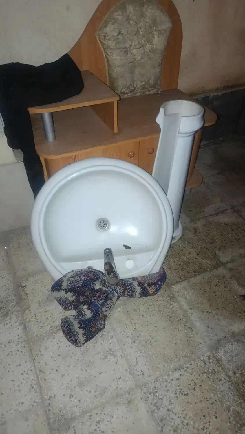 روشویی|لوازم سرویس بهداشتی|میانه, |دیوار