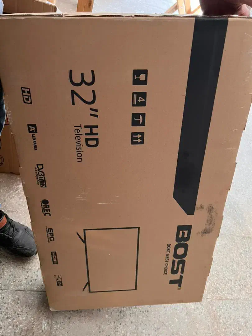 تلویزیون ال ای دی بوست 32|تلویزیون و پروژکتور|مبارکه, |دیوار