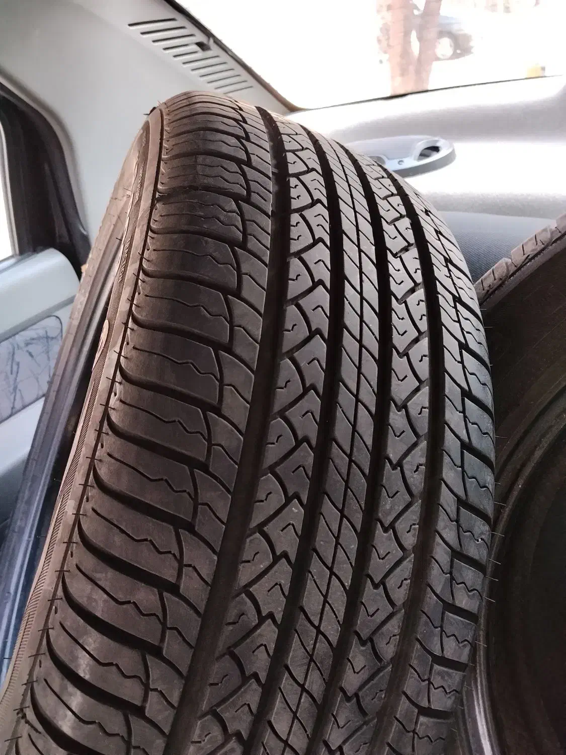 لاستیک ۲۳۵/۵۵/۱۸ کویر|قطعات یدکی و لوازم جانبی|تهران, فاطمی|دیوار