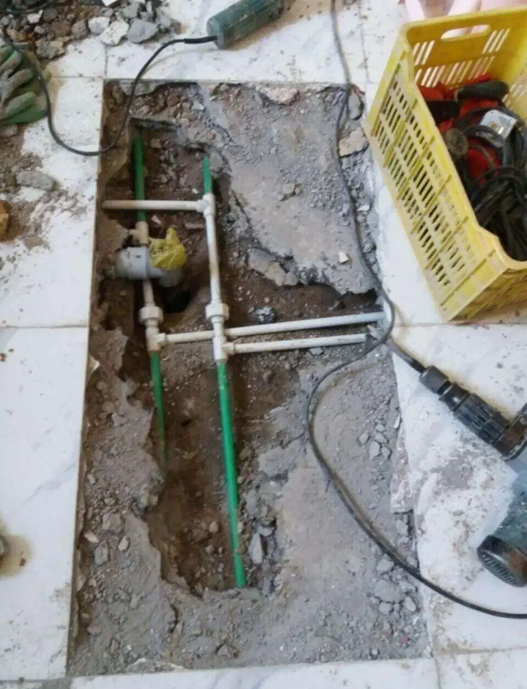 تاسیسات لوله کشی تشخیص تا تعمیر نشت یابی تضمینی|خدمات پیشه و مهارت|همدان, |دیوار