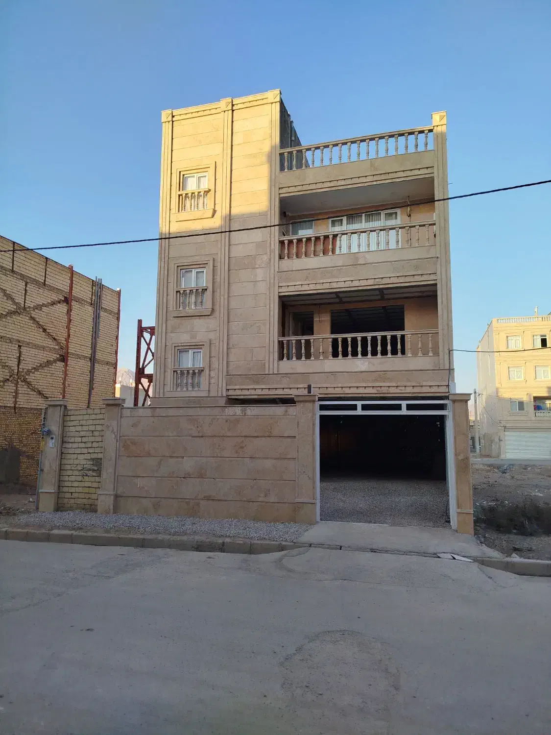 رهن کامل طبقه دوم پارکینگ دار باغ ارتش|اجارهٔ آپارتمان|خرمآباد, |دیوار