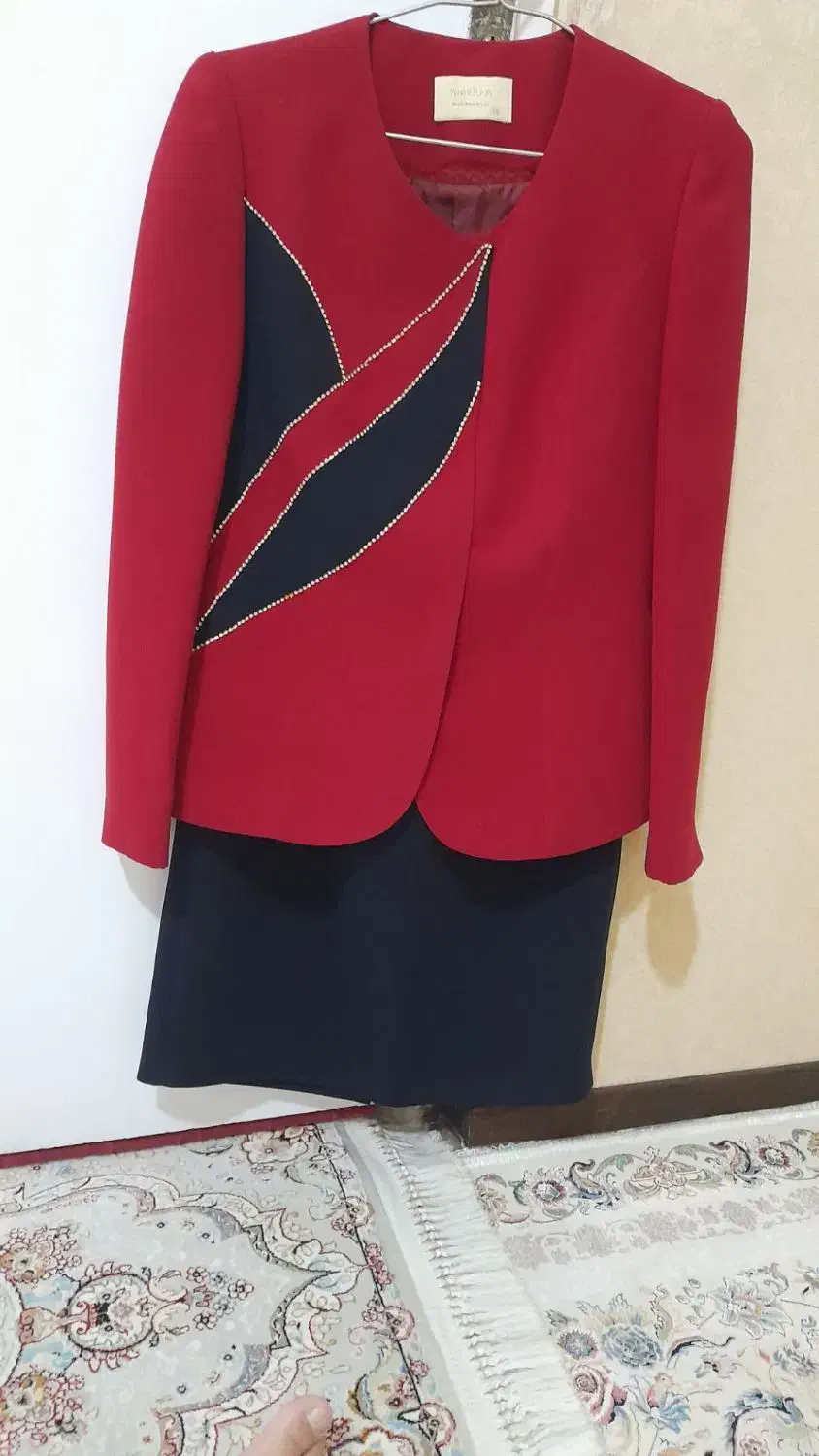 لباس مجلسی|لباس|اصفهان, ملک‌شهر|دیوار