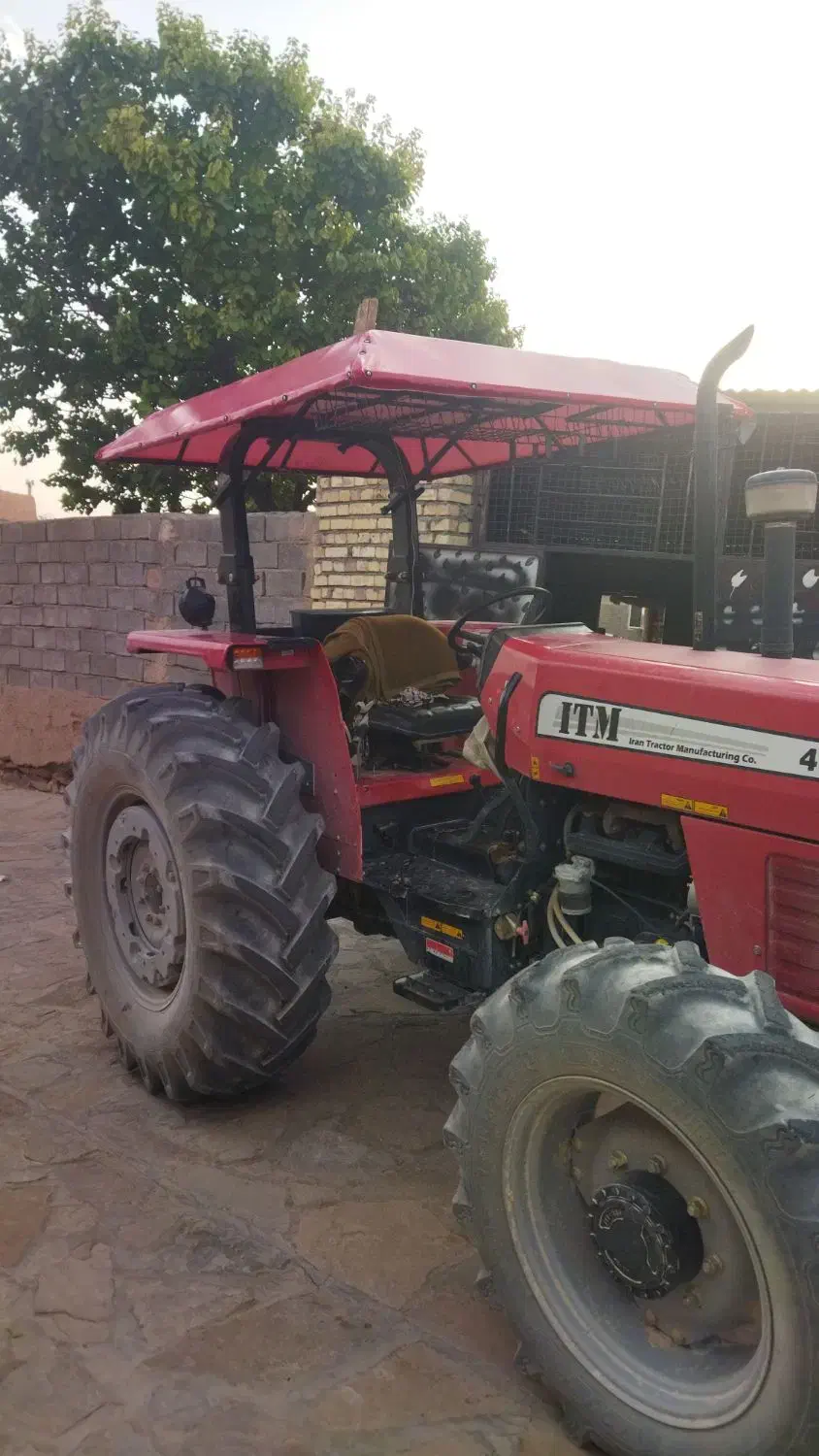 سایه بان برای انواع تراکتور|خدمات پیشه و مهارت|تاکستان, |دیوار