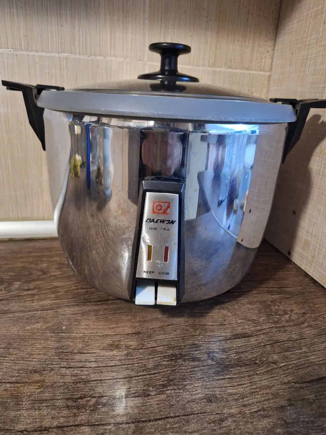 تعدادی وسایل برقی|اتو و لوازم اتو|قم, انسجام|دیوار