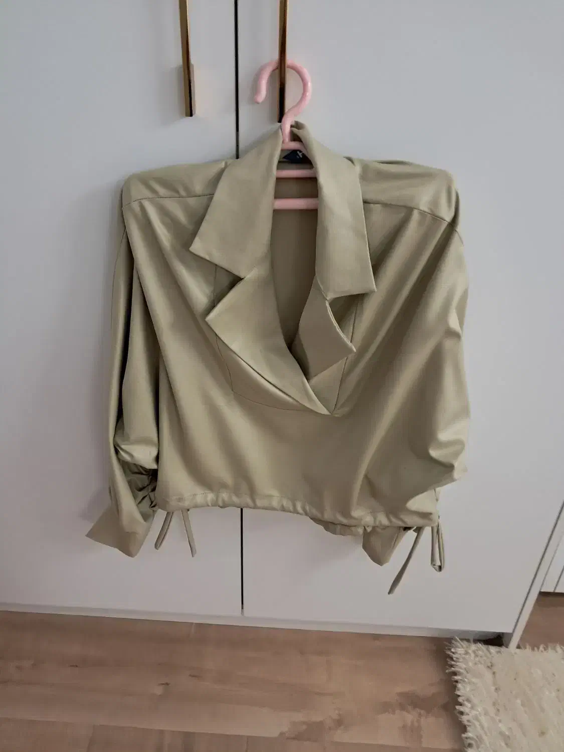 لباس|لباس|مشکین‌دشت, |دیوار