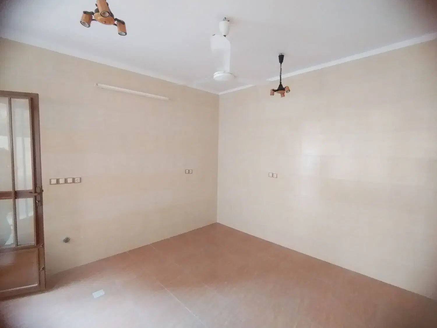 اجاره مغازه 20متری عاشوری کوچه بهارستان 42|اجارهٔ مغازه و غرفه|بوشهر, |دیوار