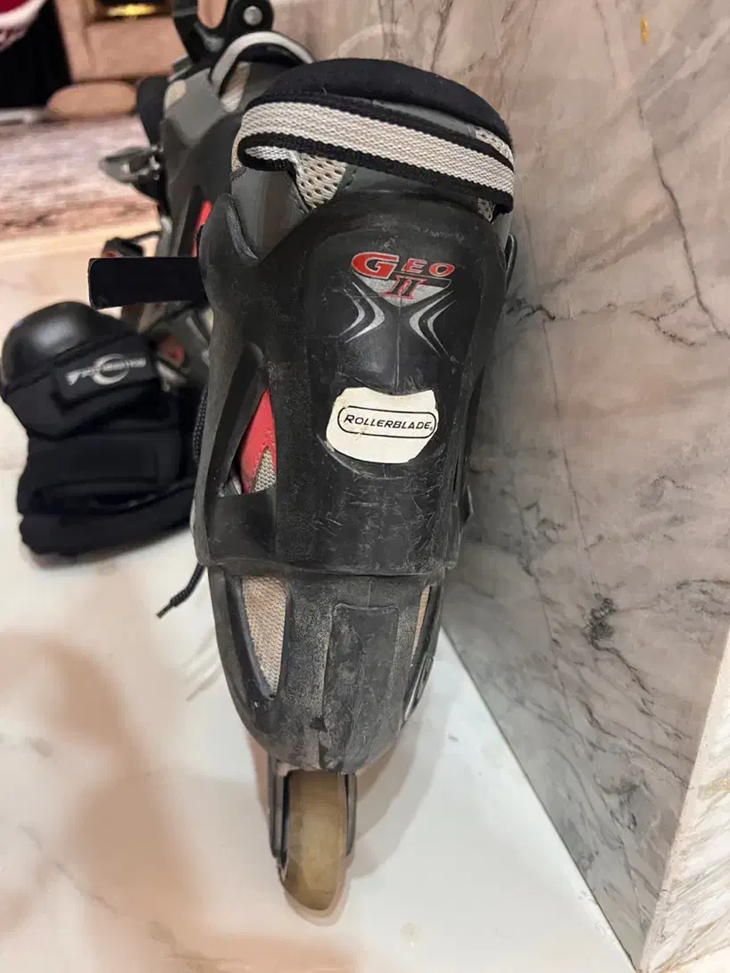 اسکیت مارک رول بلیدROLLERBLADE|دوچرخه، اسکیت، اسکوتر|شیراز, شهرک بهشتی|دیوار