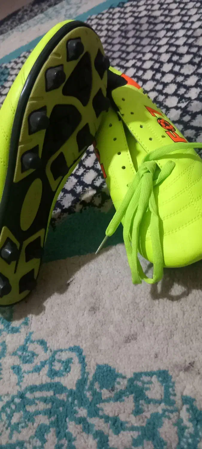 استوک زمین چمن|کیف، کفش، کمربند|رشت, شهرک قدس|دیوار