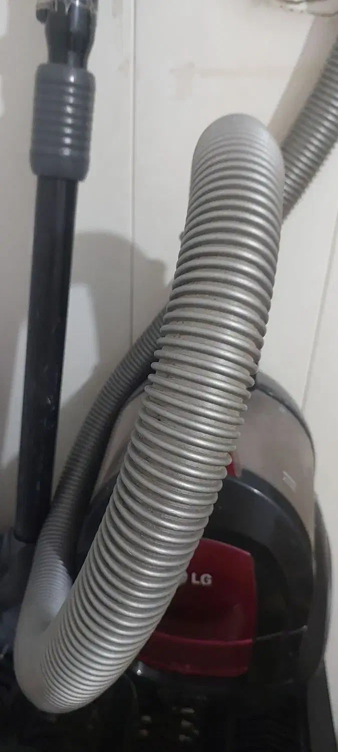 جاروبرقی مخزندار.سالم سه تومن|جاروبرقی، جارو شارژی، بخارشو|بندر انزلی, جهانگانی|دیوار