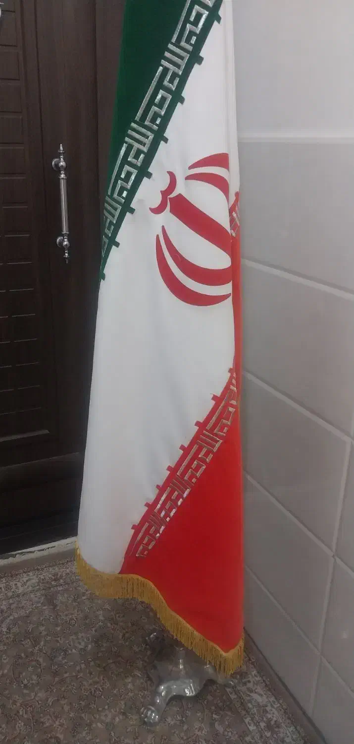 پرچم تشریفات ایستاده ایران|صنایع دستی و سایر لوازم تزئینی|رباط‌کریم, الارد|دیوار
