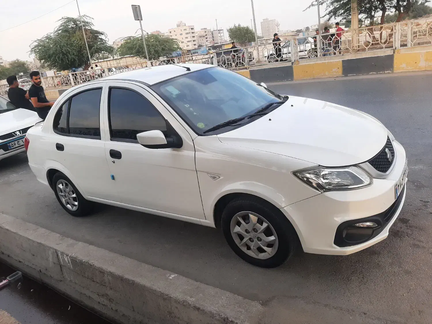 ساینا اس تک گانه بدون رنگ ضربه همراه با مانیتور|خودرو سواری و وانت|بندرعباس, |دیوار