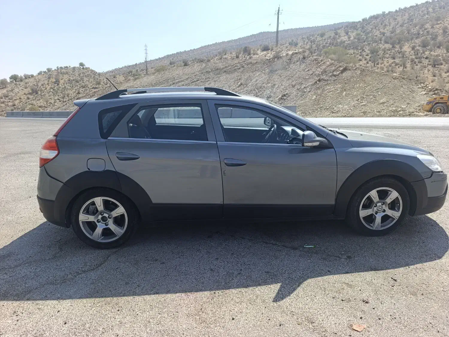 فروش خودرو دانگ فنگ H30 crossمدل ۱۳۹۶،|خودرو سواری و وانت|فیروزآباد (فارس), |دیوار